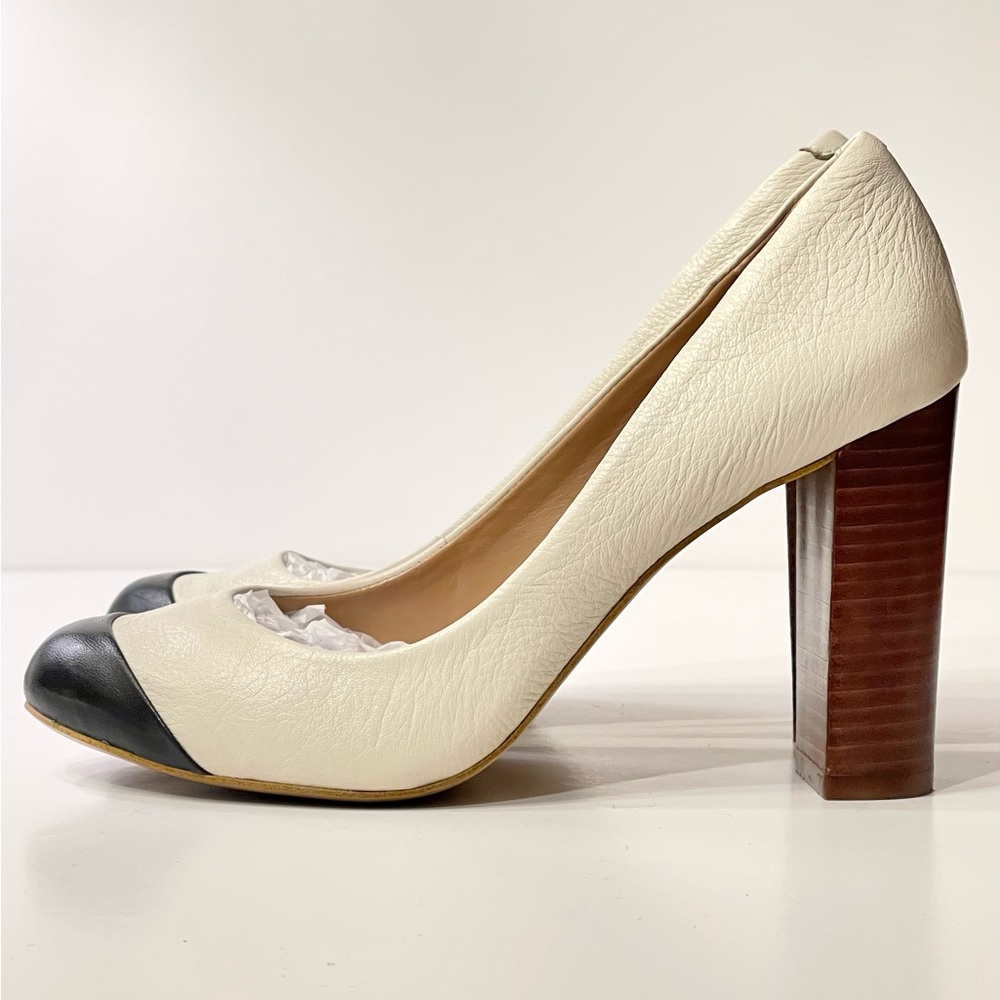 Kiley Classic Leather Heels Cream & Black 5.5 U.S. Banana Republic